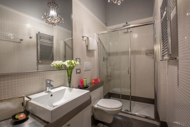 Bathroom 4, The Inn at the Spanish Steps Exclusive Collection - Carrozze A2 B5 B6, Rome