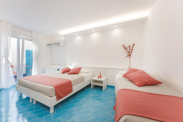 Others 2, Il Corallo Residence, Napoli