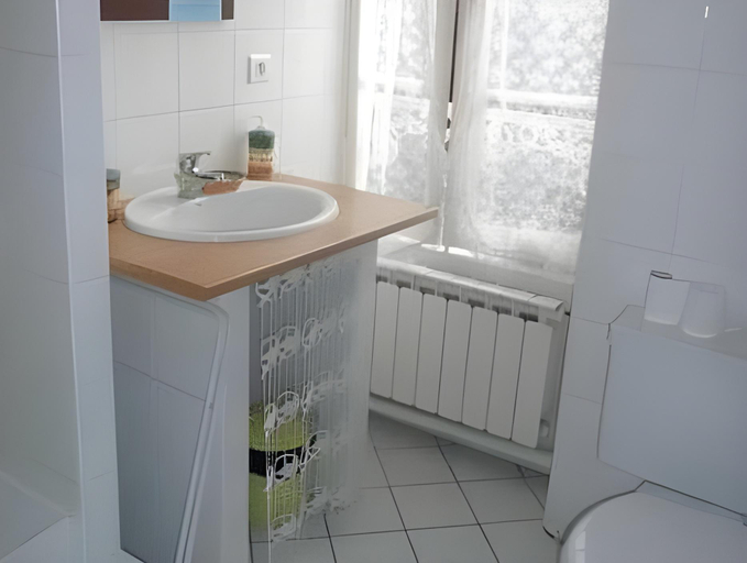 Bathroom 2, Chambres d'hotes et Roulotte Au Bonheur Du Parc, Allier