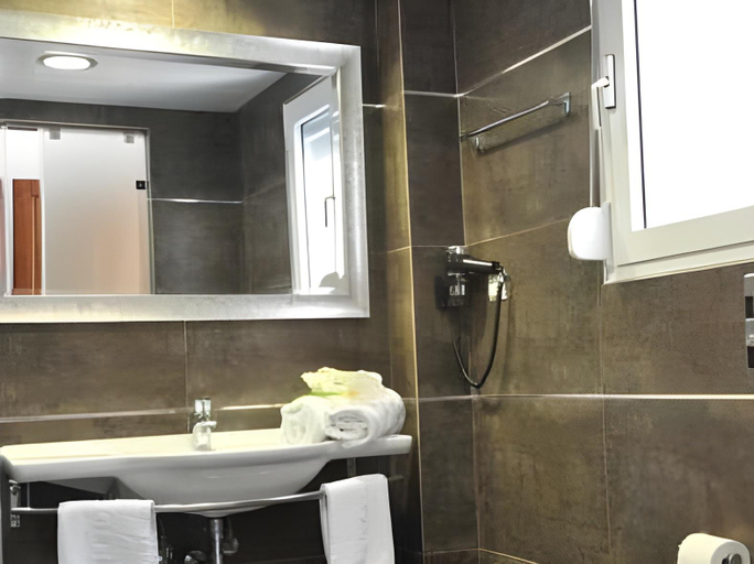 Bathroom 5, Paxos Club Resort & SPA, Ionian Islands