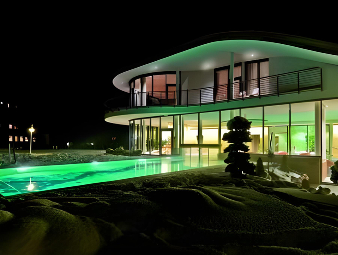 Exterior & Views
