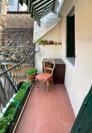Others 5, Lovenice Center, Venezia