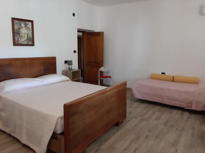 Others 2, Guesthouse da Caterina, Sassari