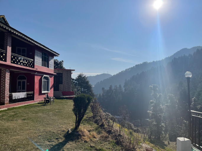 Exterior & Views
