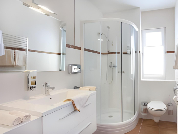 Bathroom 3, Hotel Garni Sonnenklahr, Vorpommern-Rügen