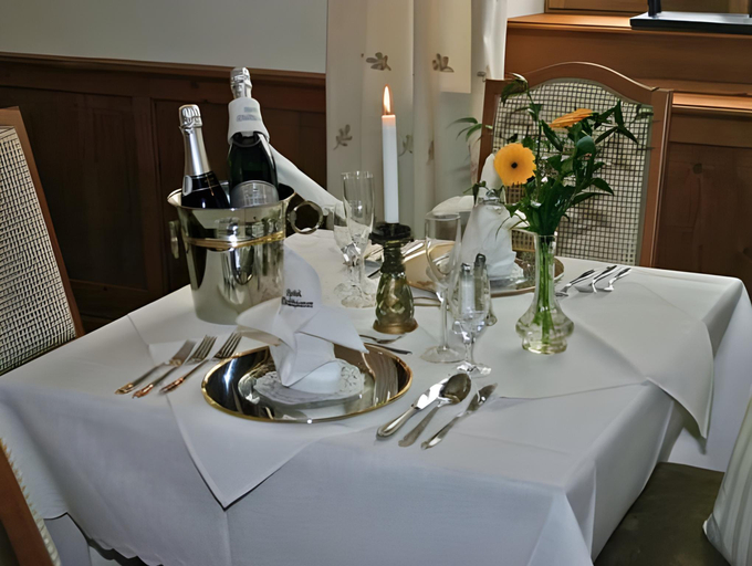 Food & Drinks 4, Metzgerei Gasthof Romantik Hotel Der Millipp, Eichstätt