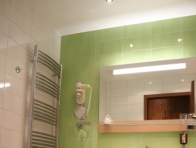 Bathroom 4, Hotel Arena, Maribor