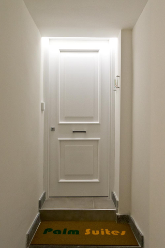 Others 4, Palm Suites, Napoli