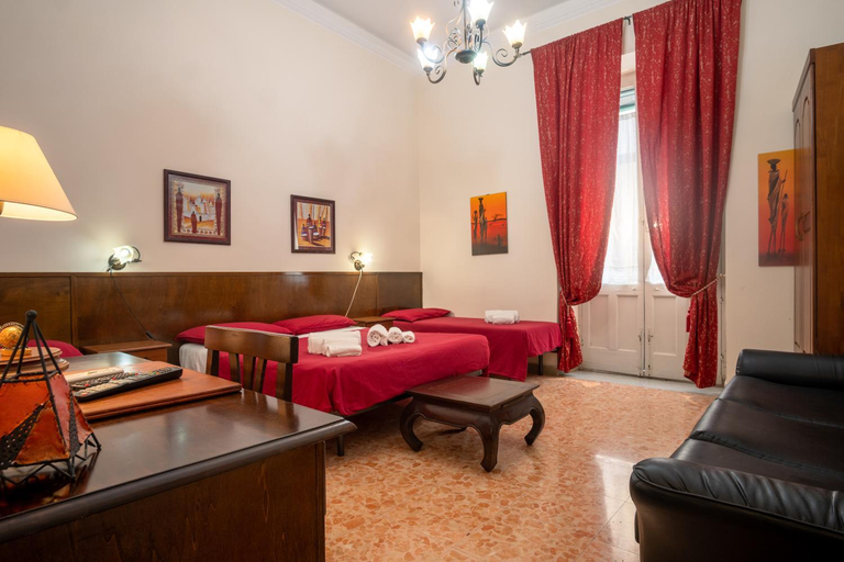 Others 5, Aci B&B, Catania