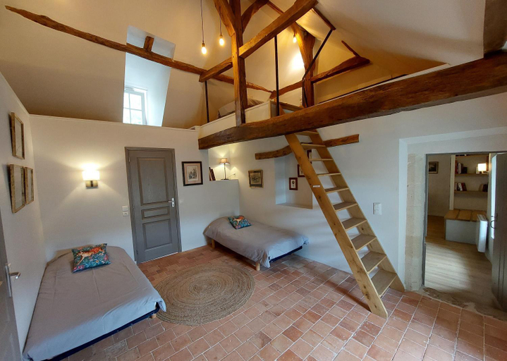 Others 4, Manoir du Bellay, Maine-et-Loire
