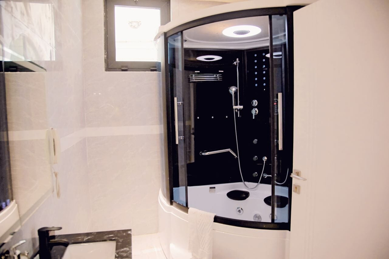 Bathroom, naflet hotel, Misraq Shewa