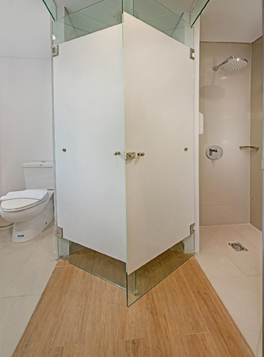 Bathroom 15