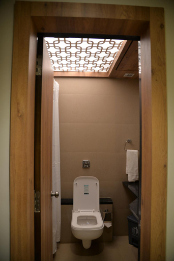 Bathroom 3, Hotel D-Adda, Thane