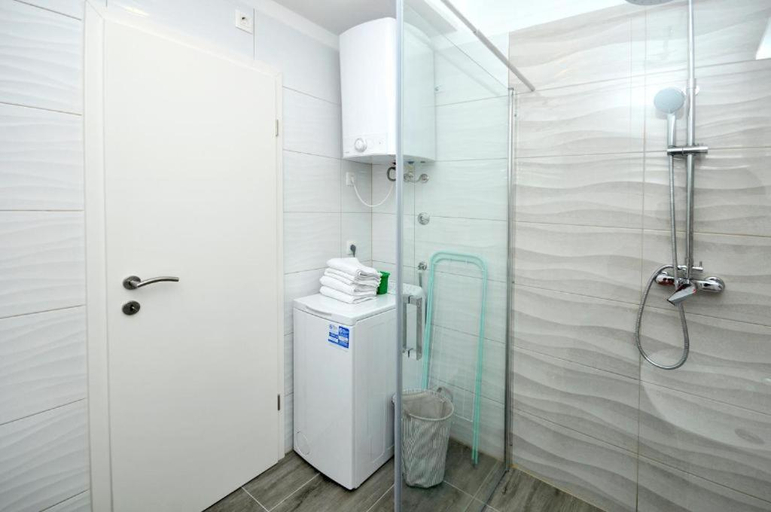 Bathroom 4, Villa Carolina, Trogir