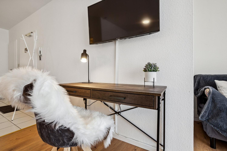 Others 3, Comfort Apartment - 2 Schlafzimmer - bis 5 Pers - Zentrumnah - Parkplatz - WiFi - Balkon, Neunkirchen