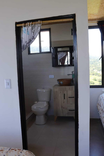 Bathroom, Finca Recreativa los Altos Giraldos, Arbeláez