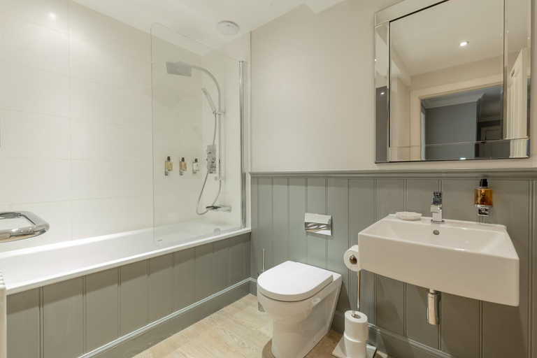 Bathroom 3, Destiny Scotland - Q-Residence, Edinburgh