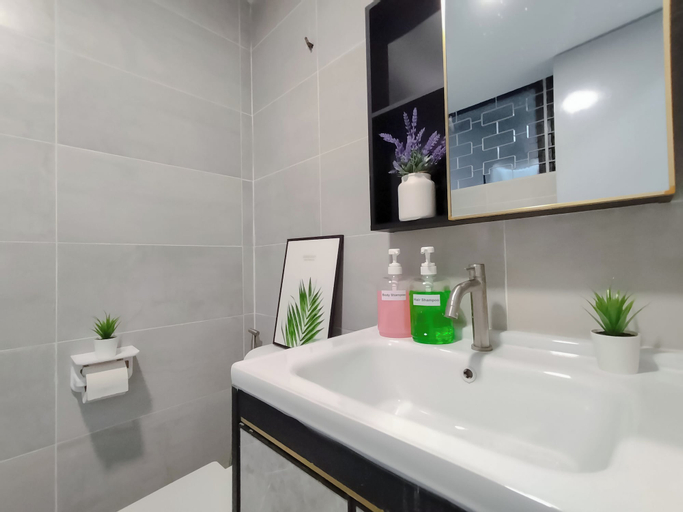Bathroom 11