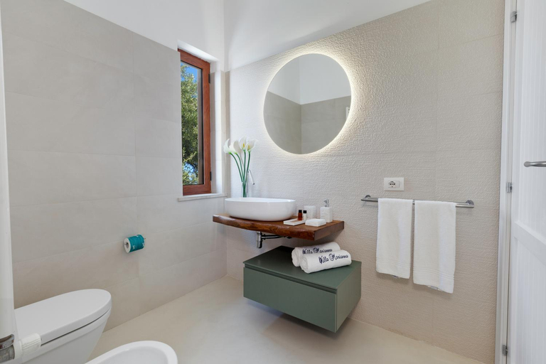Bathroom 4, Villa Marianna, Napoli