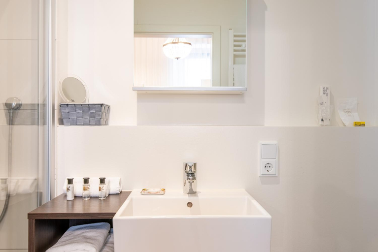 Bathroom 5, Luxstay Bad Nauheim - Self-Check-In, Wetteraukreis