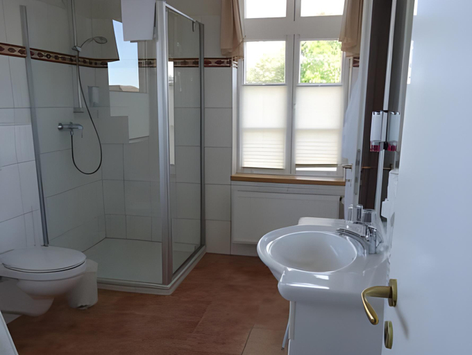 Bathroom 3, MarC5 Hotel Cadenberge, Cuxhaven
