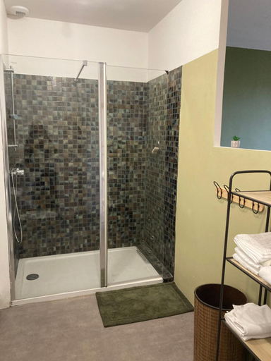 Bathroom 2, Maison d'Hotes & Savonnerie de Bonnefon, Aveyron