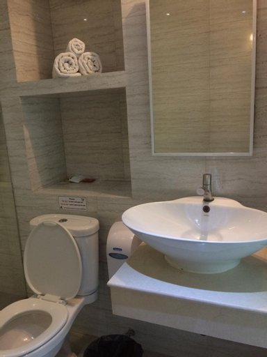Bathroom 20