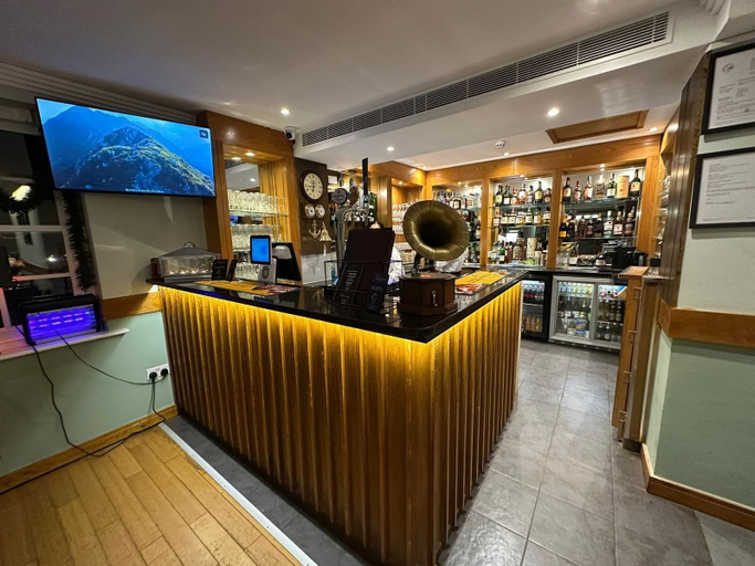 Others 5, The Bell and Bottle, Buckinghamshire