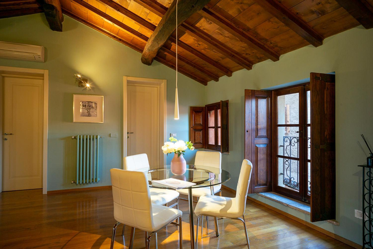 Dining Room 12