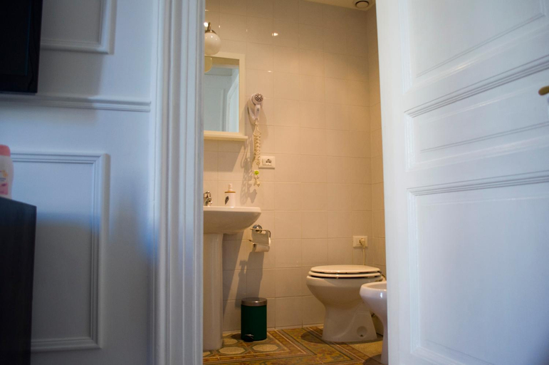 Others 2, Relais Mazzini B&B, Roma