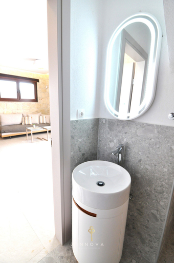 Bathroom 4, Zennova 65 Villa Vanina, Central Macedonia