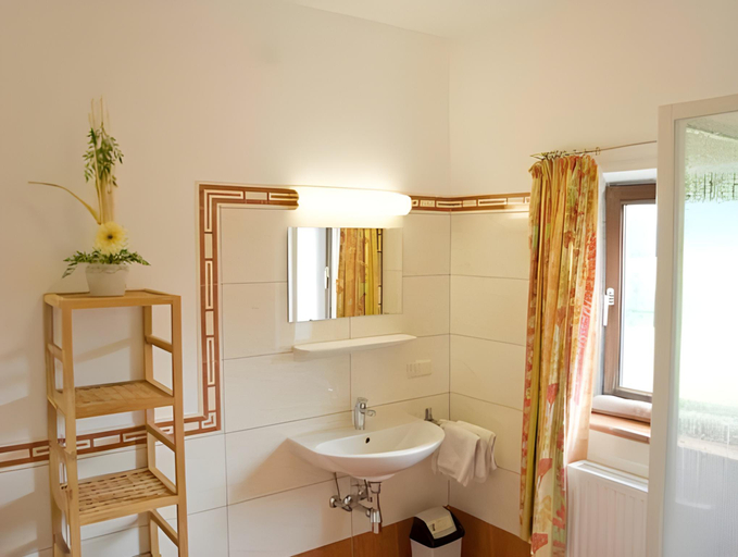 Bathroom 2, Ferienhaus Schnitzhof, Hallein