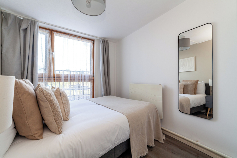 Bedroom 2, 4 Bed Flat near King’s Road, London
