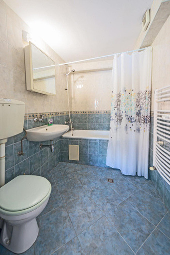 Bathroom 5, Hostel Pashov, Veliko Tarnovo