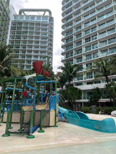 Others 5, The Solaris Point with Pool View, Parañaque