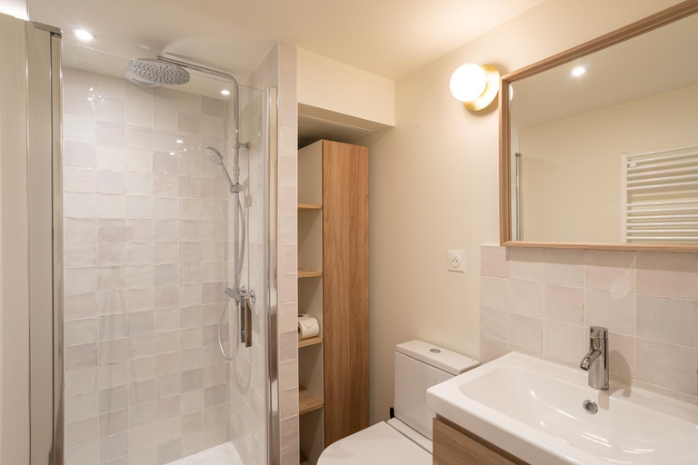 Bathroom 5, L'Authentique & Le Loft Duparc - 2 Studios de charme en centre ville, Ille-et-Vilaine