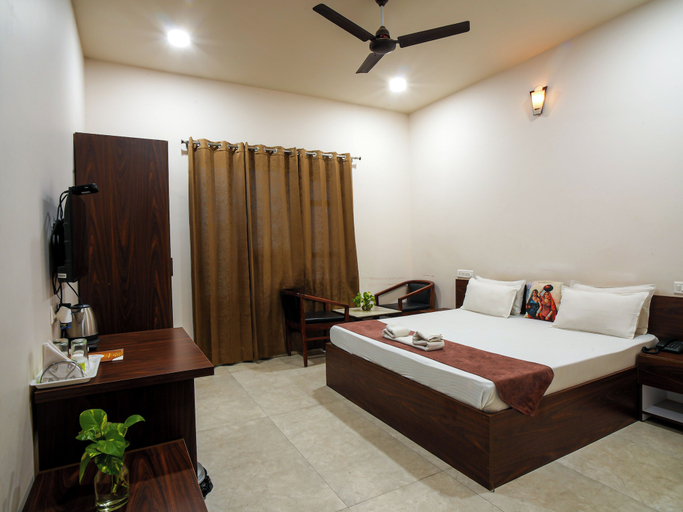 Bedroom 3, Hotel Omkar, Hisar