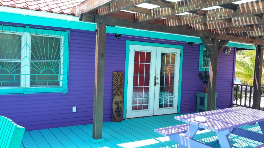 Others 2, Coco's Beachfront Cabanas