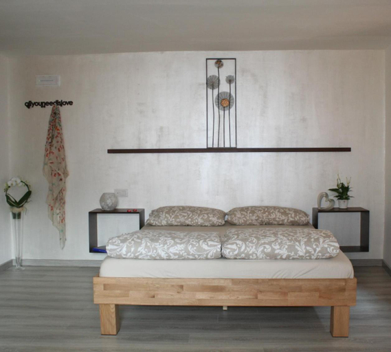 Others 5, Casa Ciari, Brescia