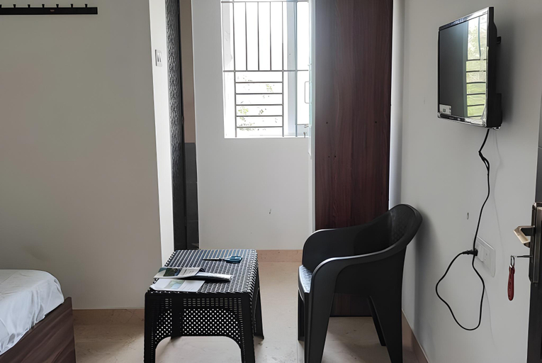 Others 4, R.V Ruthra Lodge, Tiruppur