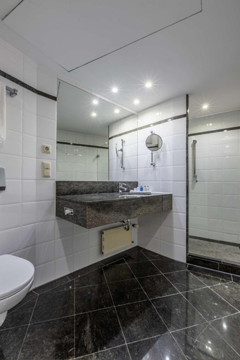 Bathroom 20