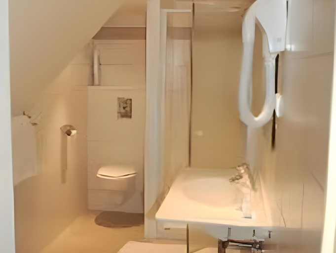 Bathroom 3, Hotel Restaurant Faller Emmebuckel, Bas-Rhin