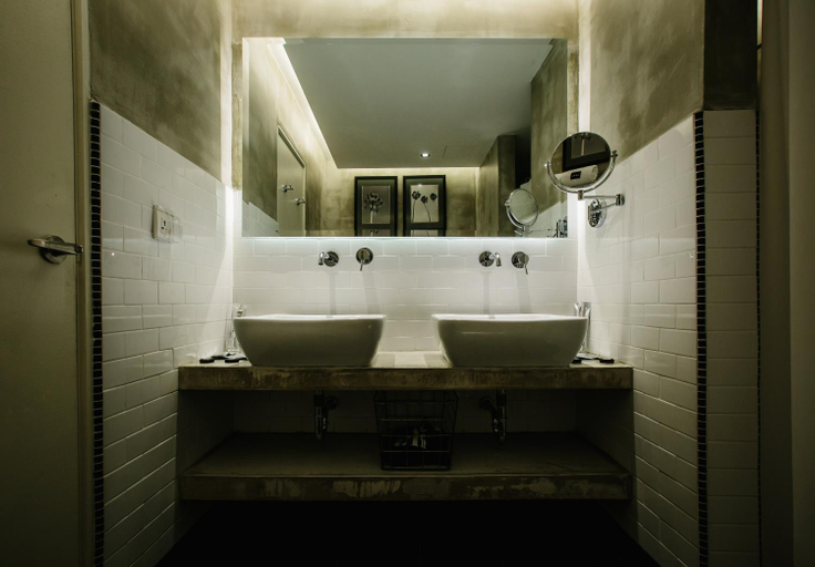 Bathroom 8