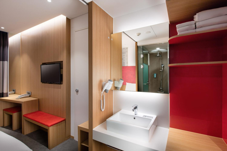 Bathroom 7