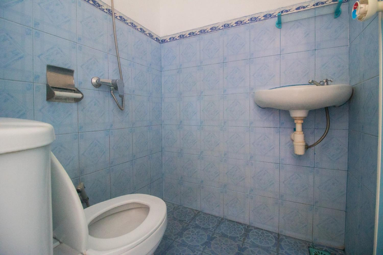Bathroom 9