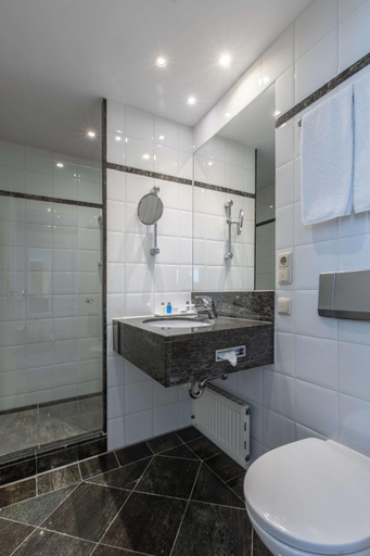 Bathroom 22