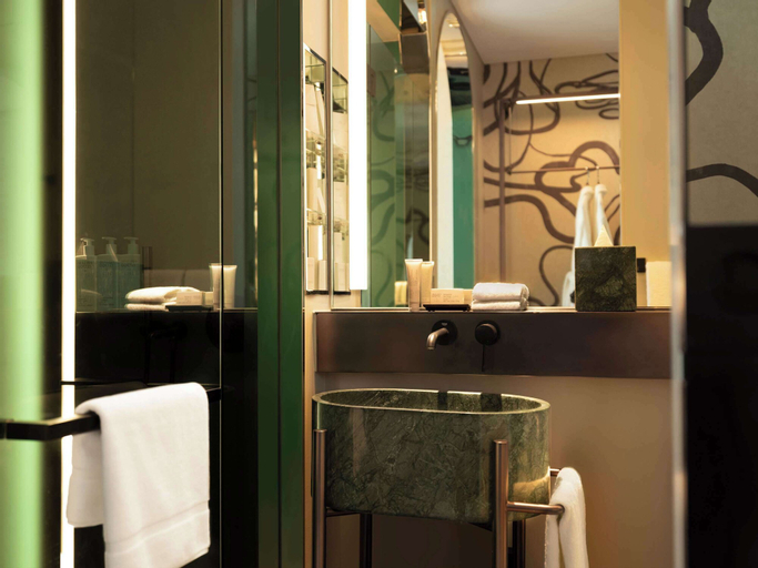 Bathroom 7