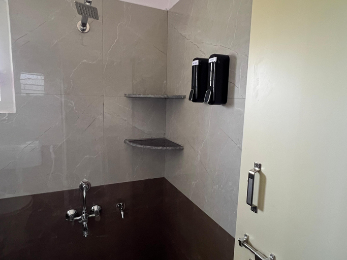 Bathroom 2, Eraya Abode, Mysore