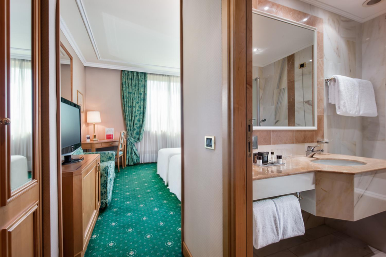 Bathroom 4
