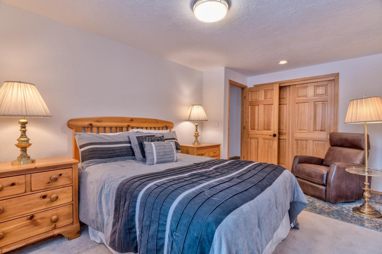 Bedroom 2, Lassen Lane 3, Deschutes